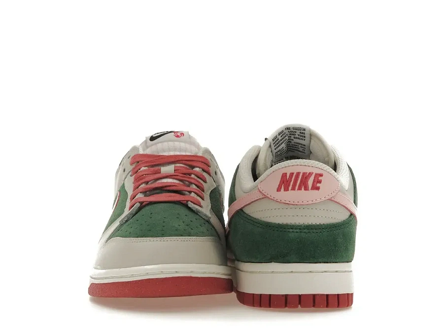 Фото № 2 с приближением к товару «‎Nike Dunk Low SE All Petals United Fir Green »