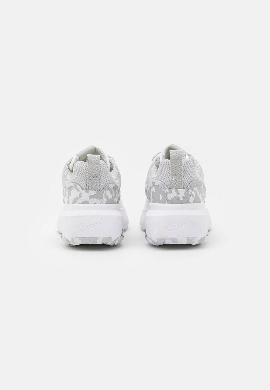 Фото № 3 с приближением к товару «‎Nike Air Max Viva »