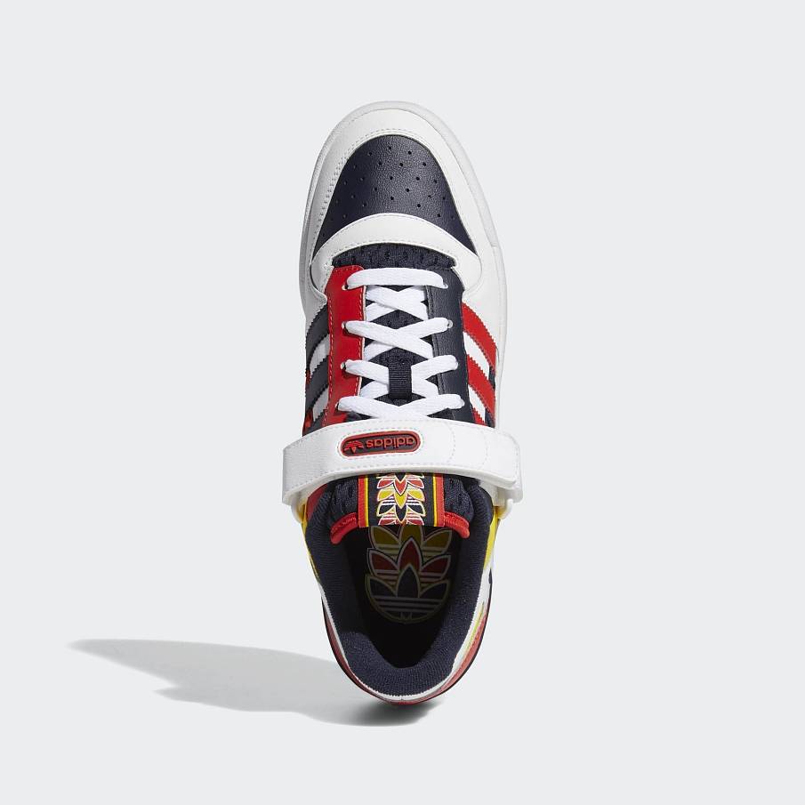 Фото № 4 с приближением к товару «‎Adidas Forum »