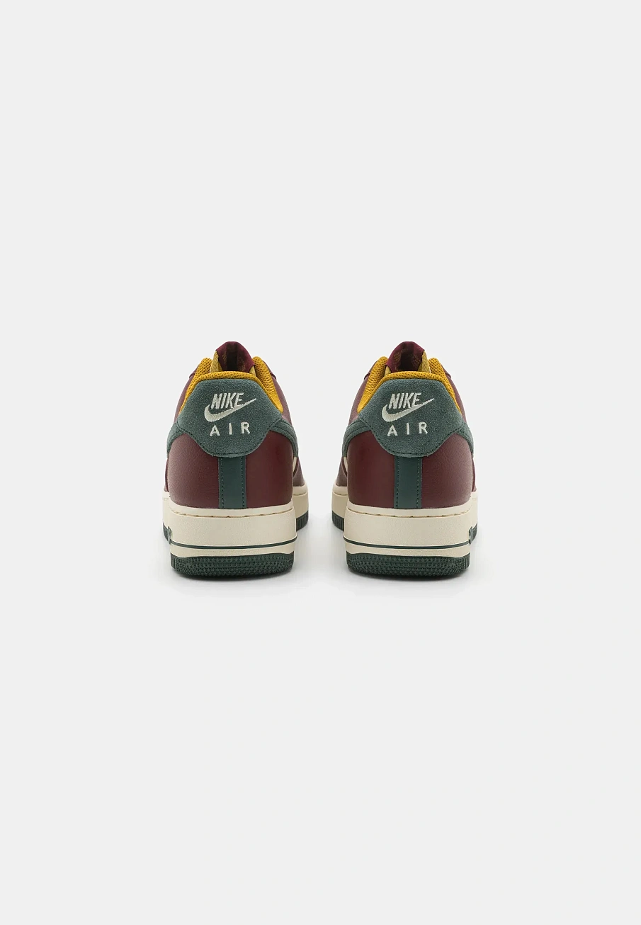 Фото № 3 с приближением к товару «‎AIR FORCE 1 ’07 LV8»