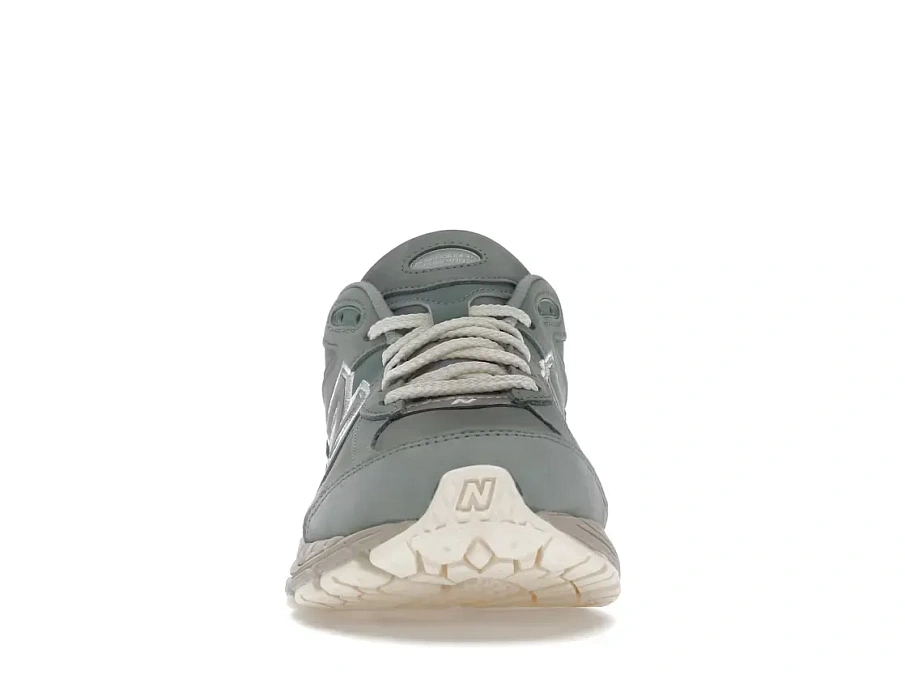 Фото № 2 с приближением к товару «‎New Balance 2002R»