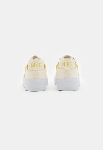 Фото № 3 с приближением к товару «‎BLAZER LOW PLATFORM»