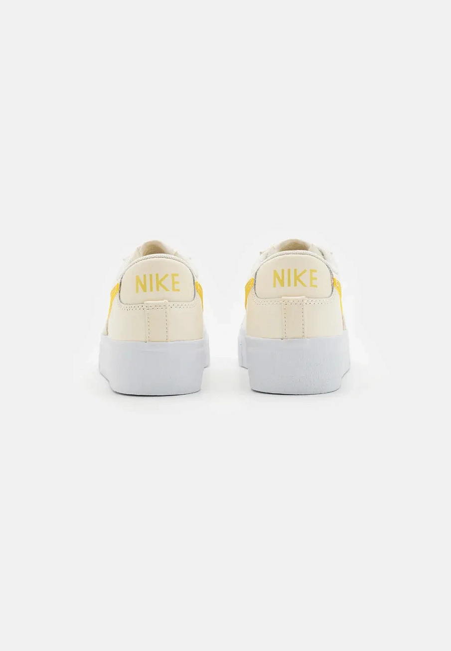 Фото № 3 с приближением к товару «‎BLAZER LOW PLATFORM»