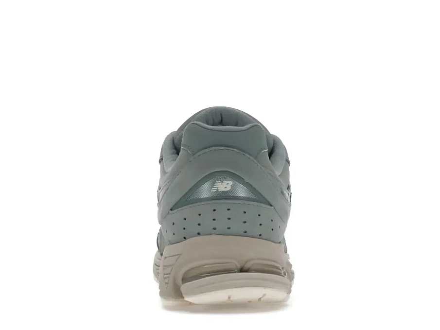 Фото № 4 с приближением к товару «‎New Balance 2002R»