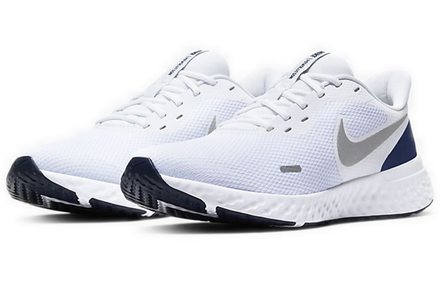 Фото № 3 с приближением к товару «‎ Nike REVOLUTION 5 Running shoes WhiteSilver»