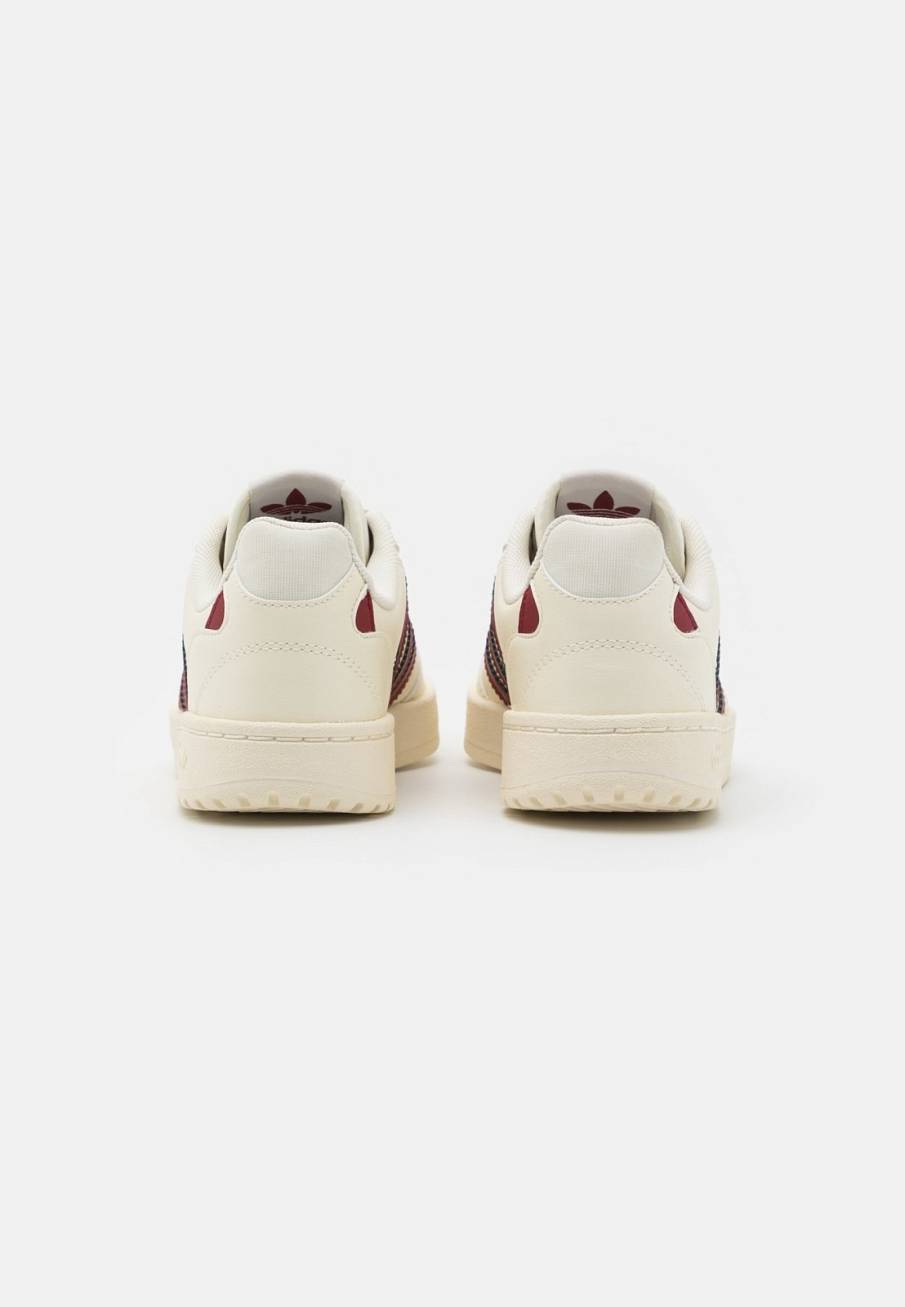 Фото № 3 с приближением к товару «‎Adidas Ny 90 »