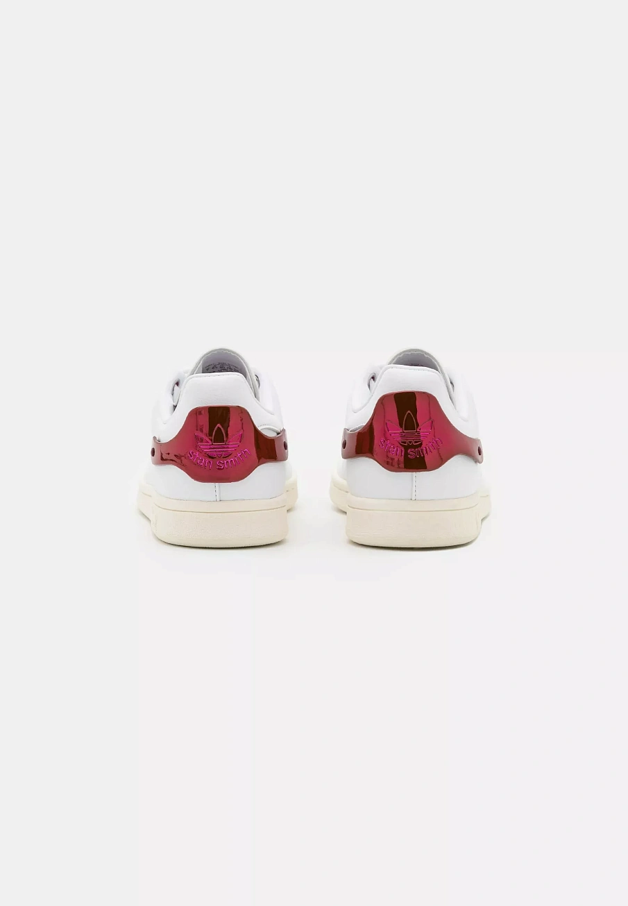 Фото № 3 с приближением к товару «‎STAN SMITH »