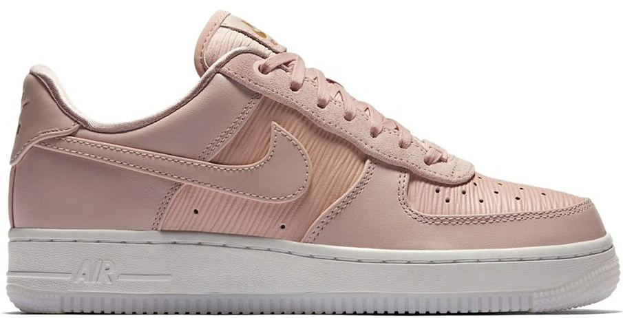 Фото № 1 с приближением к товару «‎Nike Air Force 1 Lux Particle Beige »
