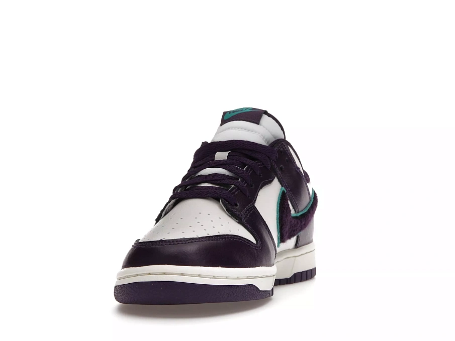 Фото № 2 с приближением к товару «‎Nike Dunk Low Chenille Swoosh Sail Grand Purple»