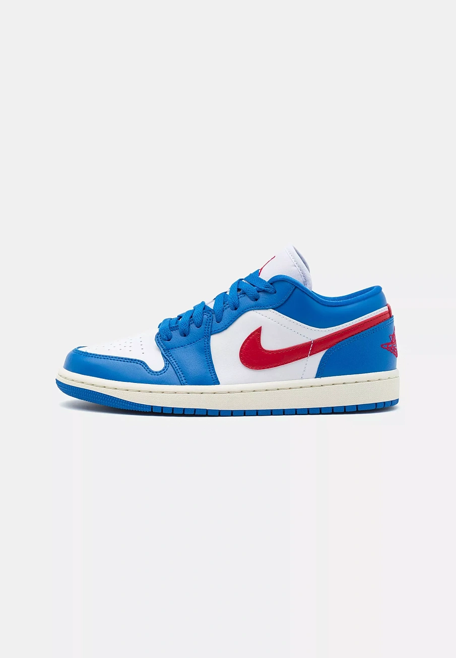 Фото № 1 с приближением к товару «‎AIR JORDAN 1 »