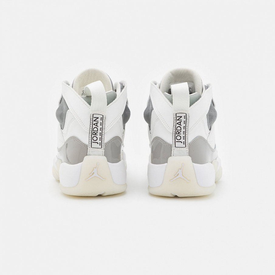 Фото № 3 с приближением к товару «‎Jordan Wmns Jumpman Two Trey »