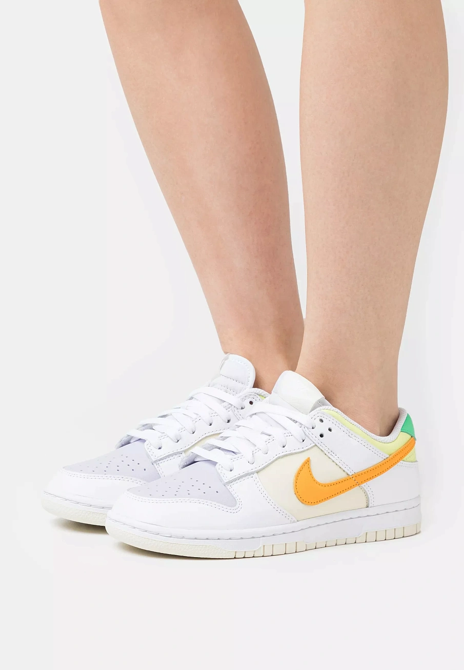 Фото № 4 с приближением к товару «‎WMNS DUNK »