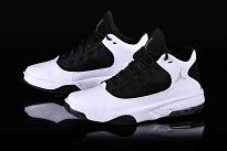 Фото № 2 с приближением к товару «‎Nike Air Jordan Max Aura 2 GS Oreo»