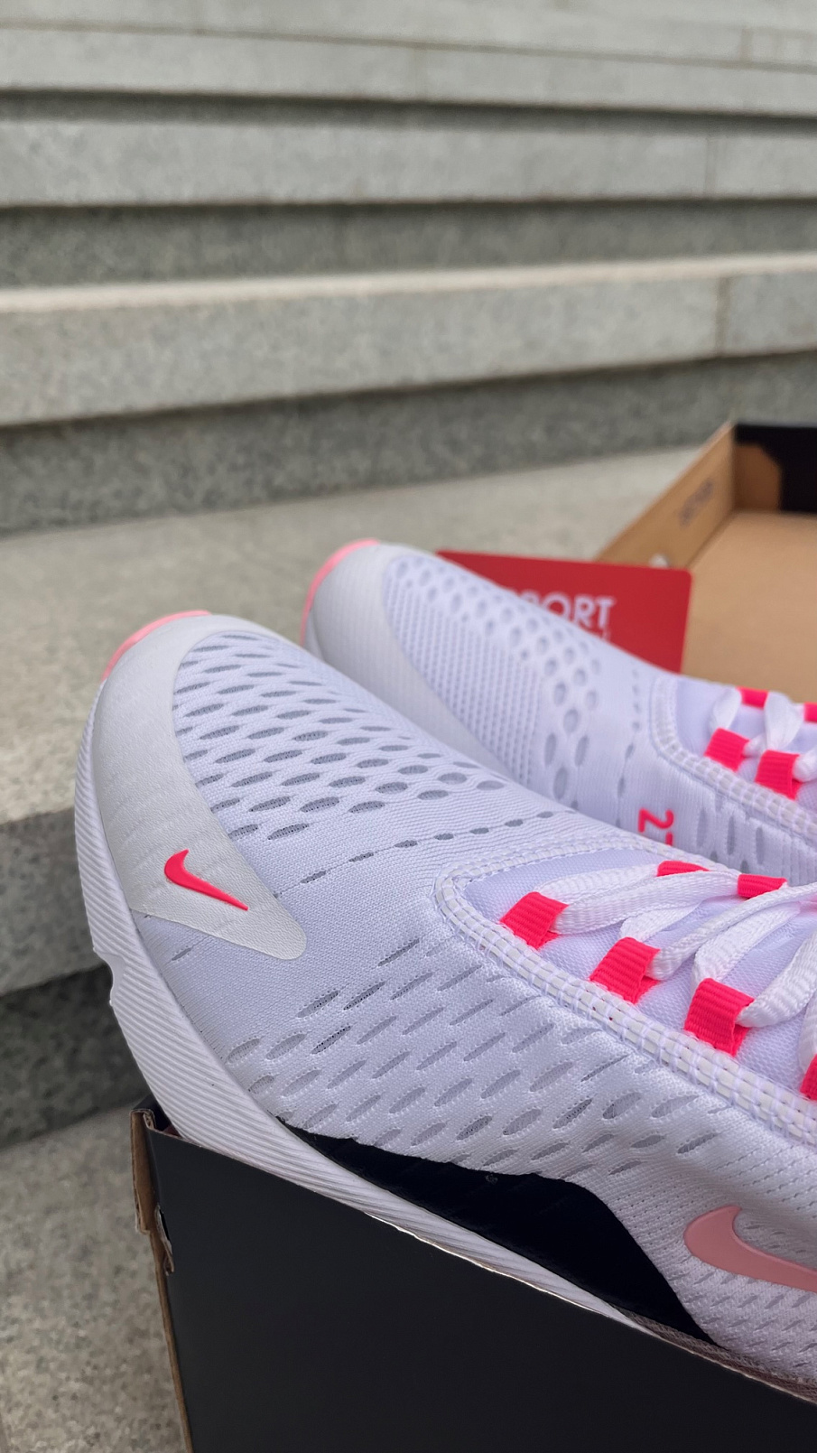 Фото № 2 с приближением к товару «‎Nike Air Max 270 »