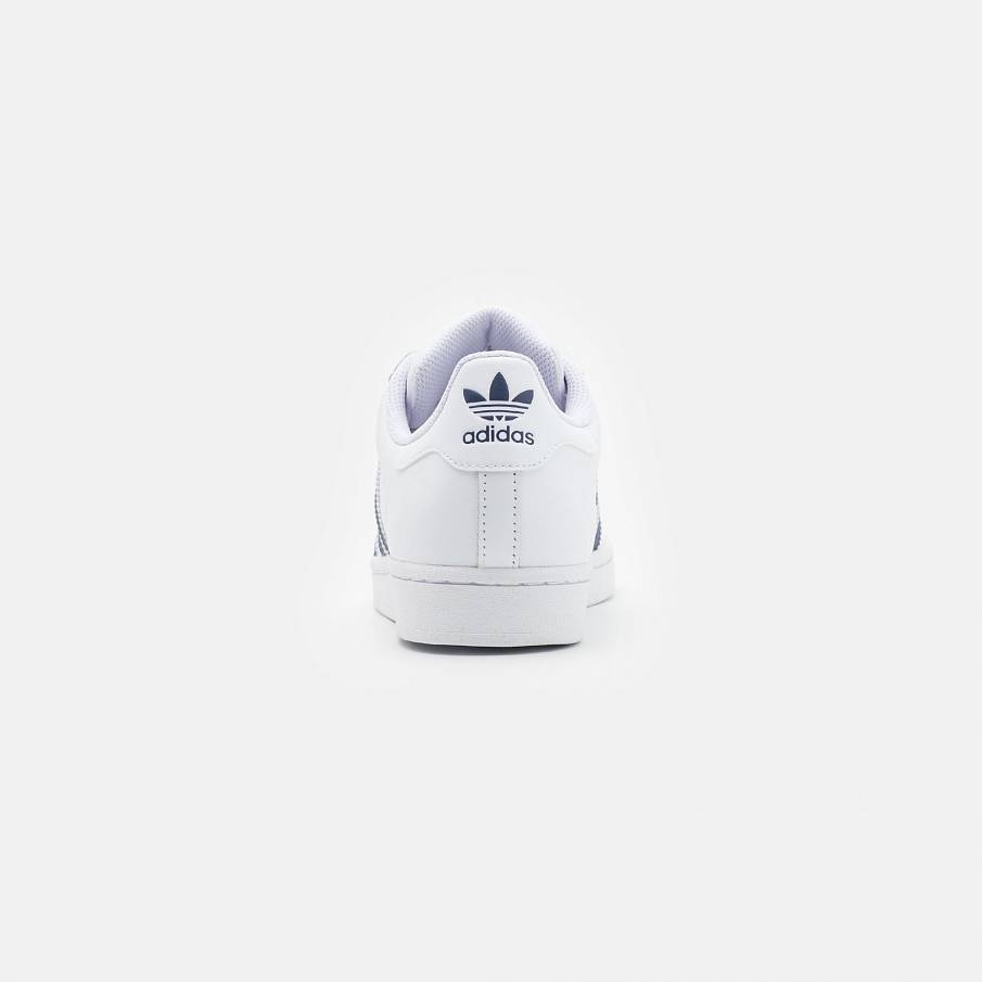 Фото № 3 с приближением к товару «‎Adidas Superstar »