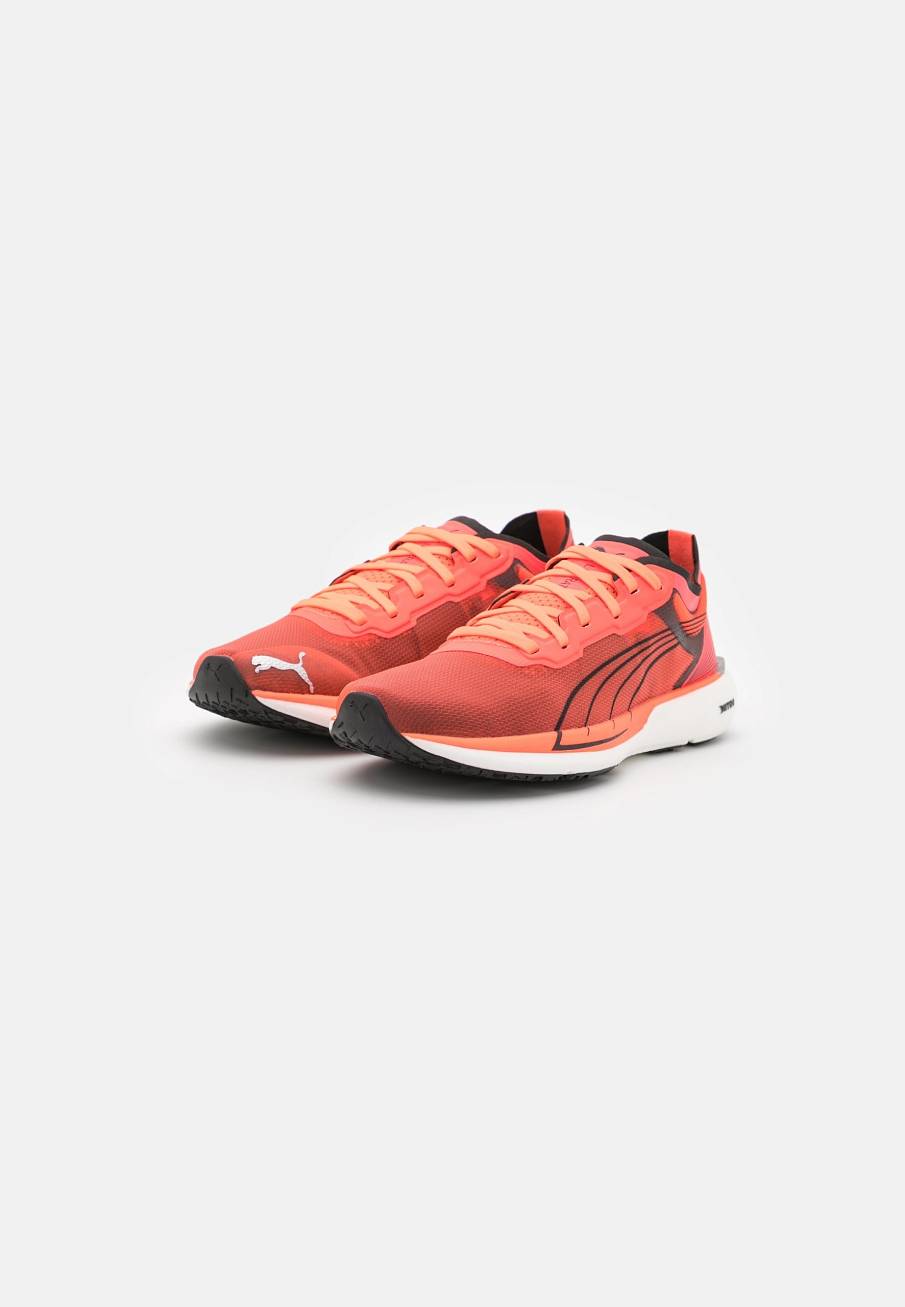 Фото № 2 с приближением к товару «‎Puma Liberate Nitro»