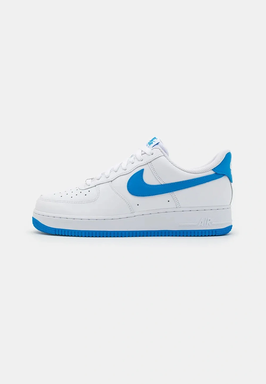 Фото № 1 с приближением к товару «‎AIR FORCE 1 07 FLYEASE»