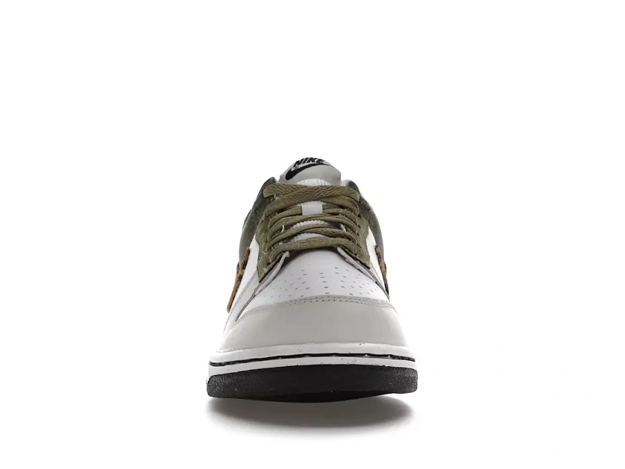 Фото № 2 с приближением к товару «‎Nike Dunk Low»