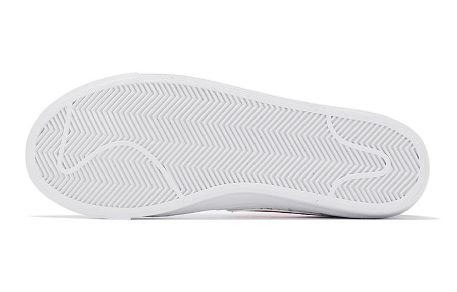 Фото № 4 с приближением к товару «‎(GS) Nike Blazer Low '77 Sneakers WhiteRed»