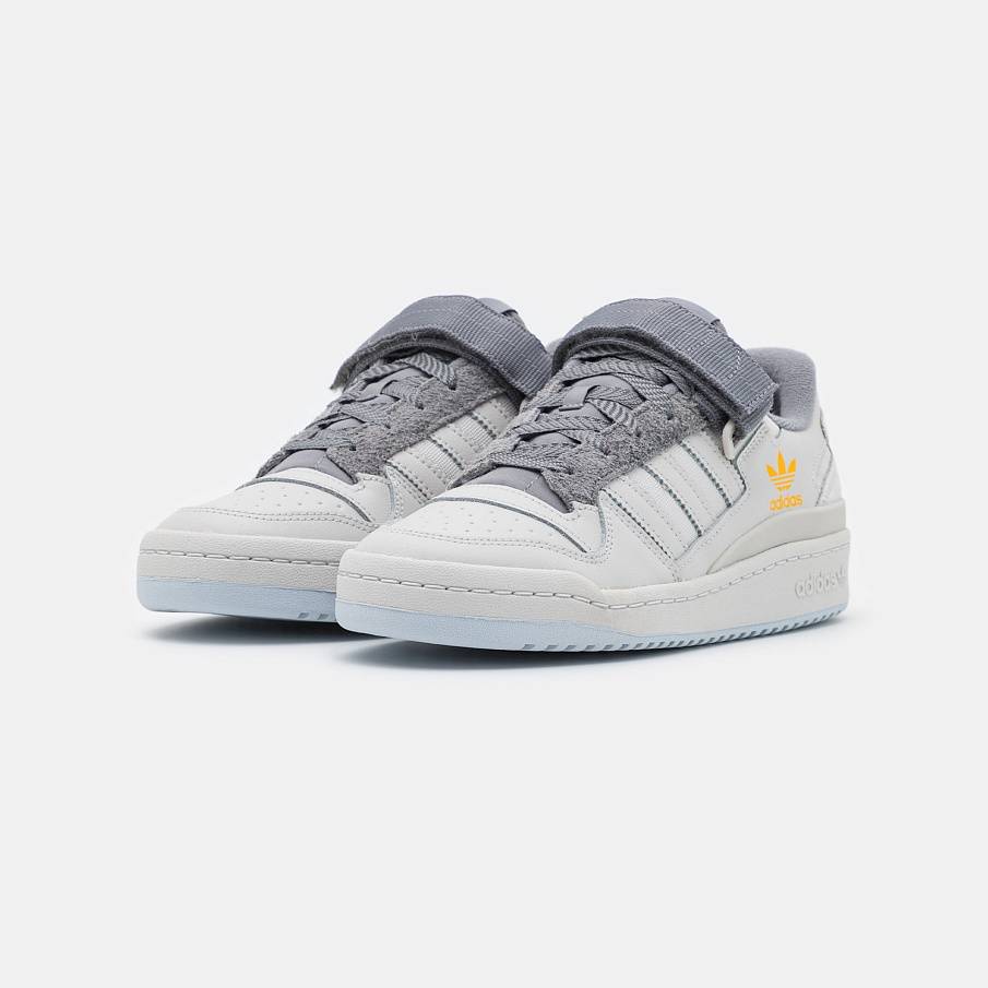 Фото № 2 с приближением к товару «‎Adidas Forum »
