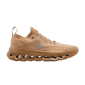 Loewe x ON Cloudtilt Dark Sand - 1