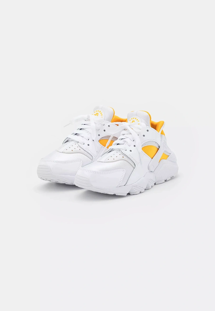Фото № 2 с приближением к товару «‎W AIR HUARACHE ESS SNKR»