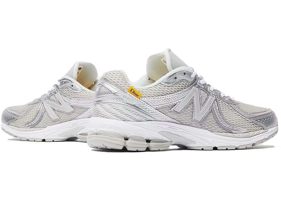 Фото № 1 с приближением к товару «‎New Balance 860v2»