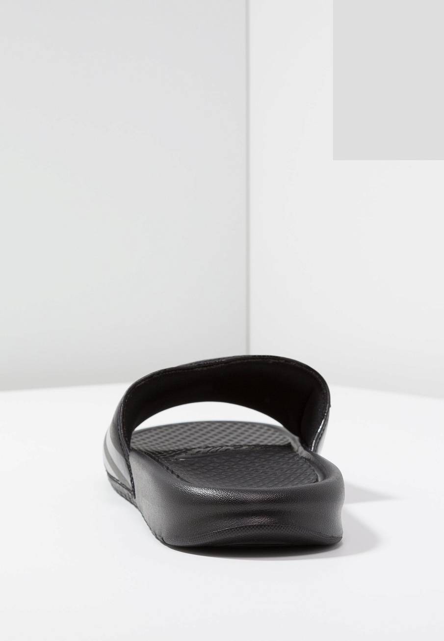 Фото № 4 с приближением к товару «‎Nike Benassi Jdi»