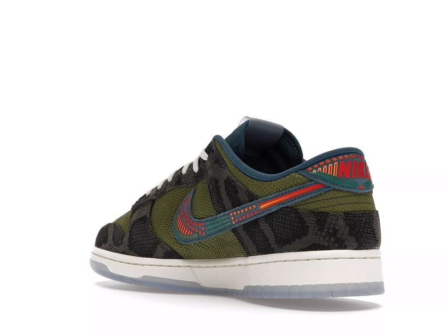 Фото № 4 с приближением к товару «‎Nike Dunk Low Siempre Familia»