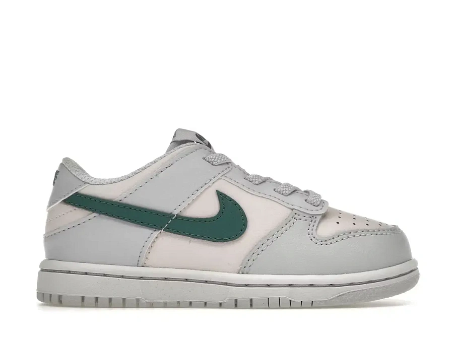 Фото № 1 с приближением к товару «‎Nike Dunk Low SE»