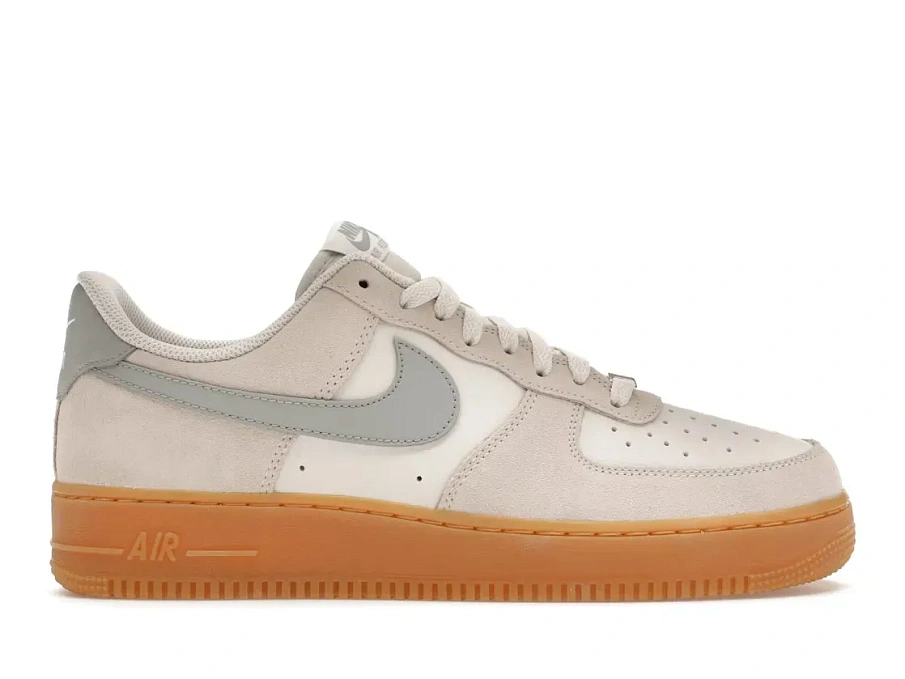 Фото № 1 с приближением к товару «‎Nike Air Force 1 Low '07 LV8»