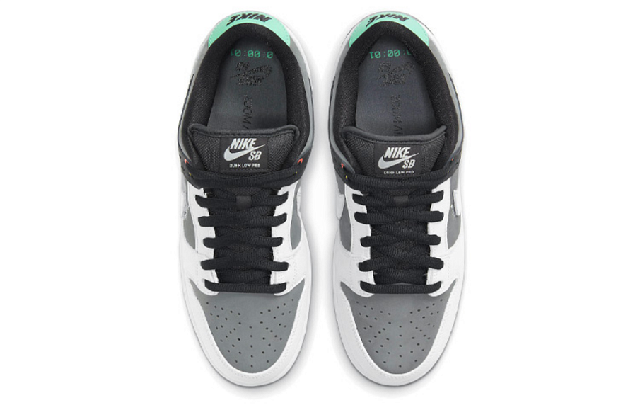 Фото № 4 с приближением к товару «‎Nike Sb Dunk Low Pro Iso Skate Shoes Vx1000 Camcorder»