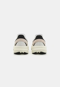 Фото № 3 с приближением к товару «‎LIGHTSTRIDE UNISEX»