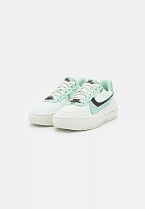 Фото № 4 с приближением к товару «‎AIR FORCE 1 PLT.AF.ORM»