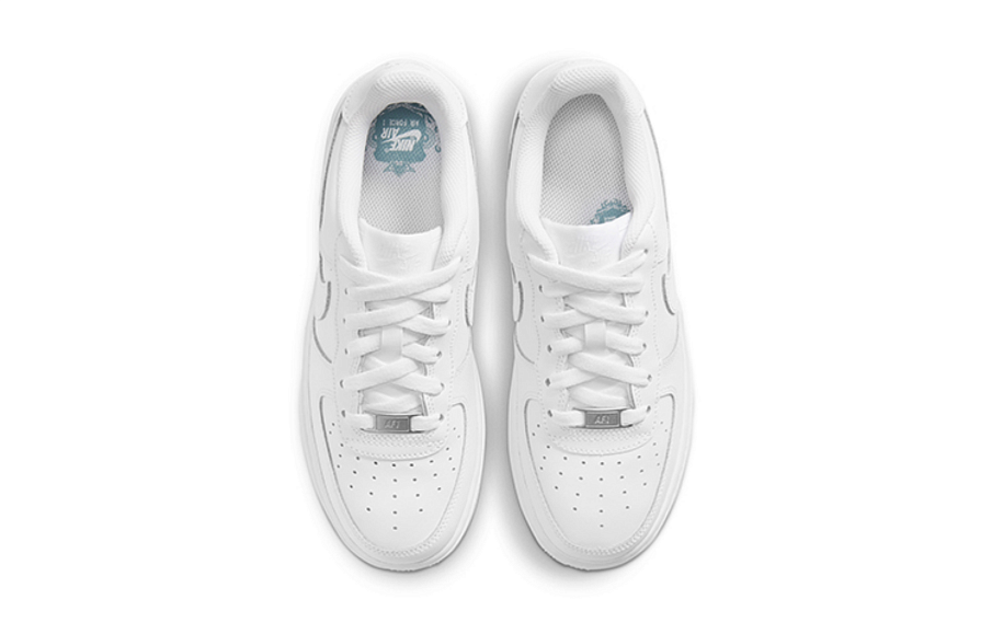 Фото № 4 с приближением к товару «‎Nike Air Force 1 LE (GS) White»