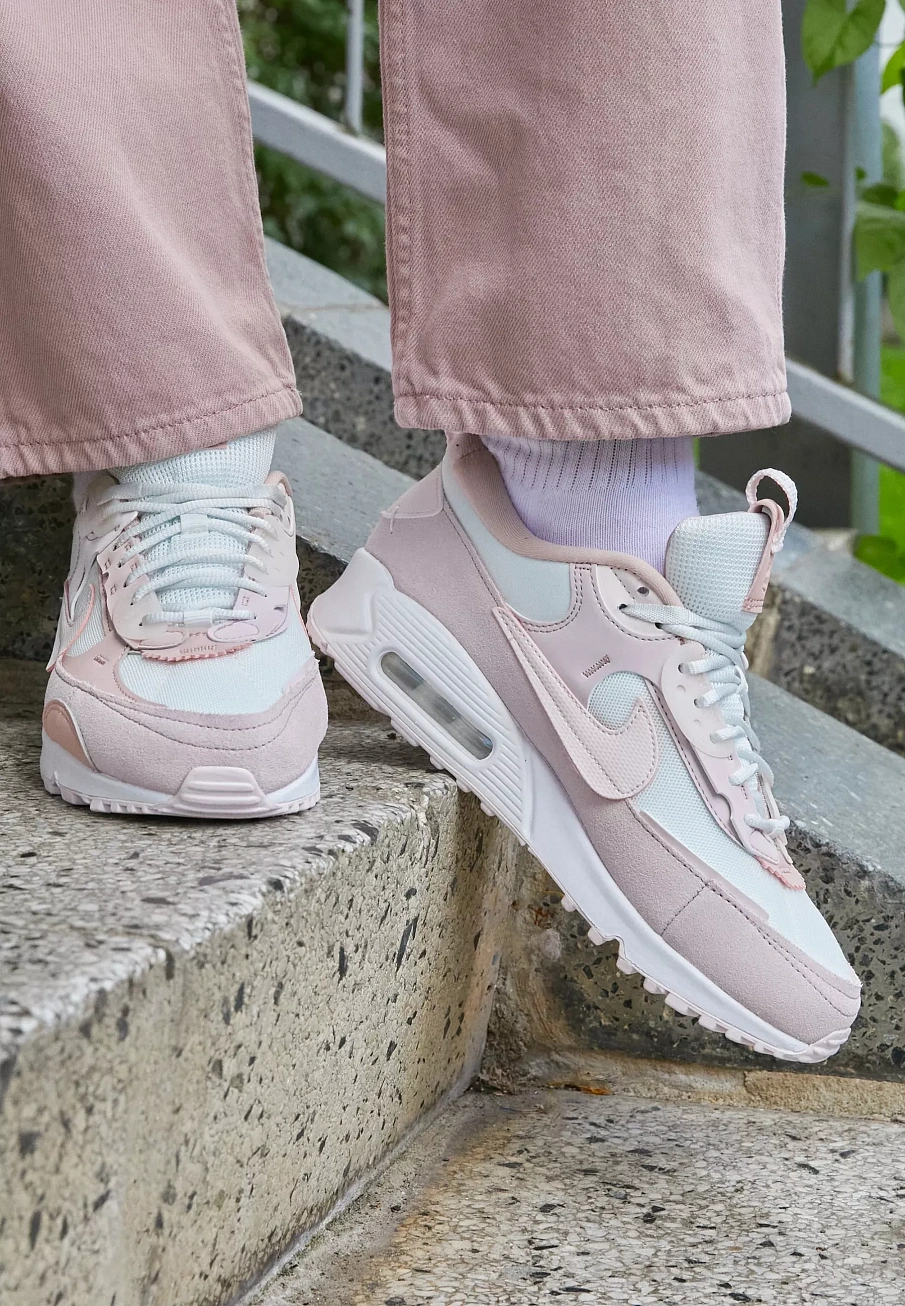 Фото № 4 с приближением к товару «‎W AIR MAX 90 FUTURA»