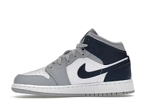 Фото № 3 с приближением к товару «‎Jordan 1 Mid»