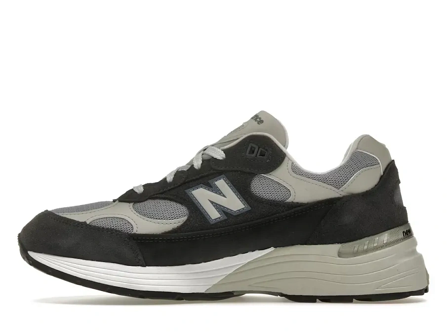 Фото № 3 с приближением к товару «‎New Balance 992»