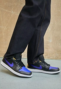 Фото № 3 с приближением к товару «‎AIR JORDAN 1»