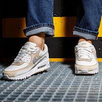 Фото № 3 с приближением к товару «‎Nike Air Max 90»