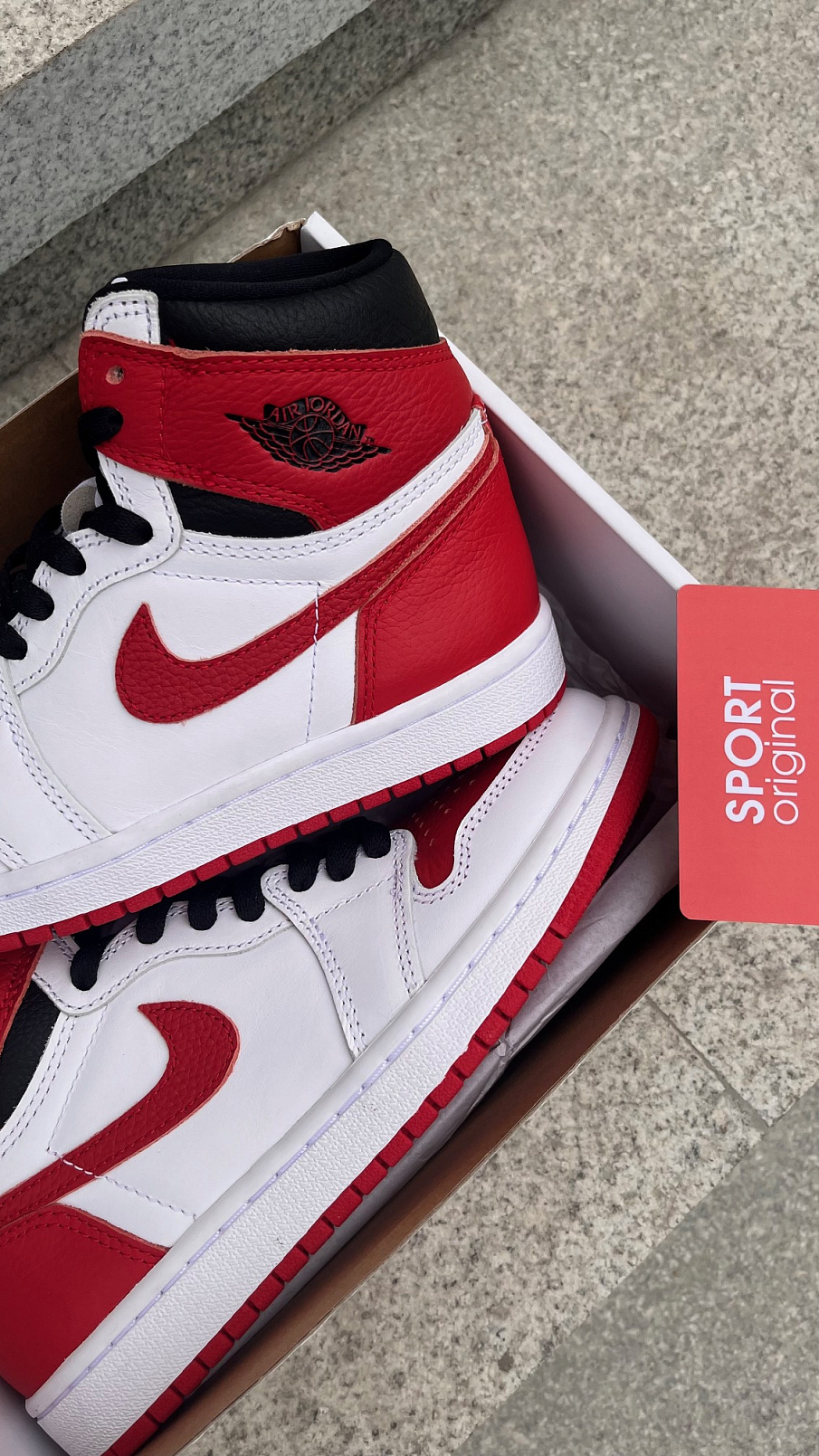 Фото № 2 с приближением к товару «‎Air Jordan 1 Retro High OG Heritage»