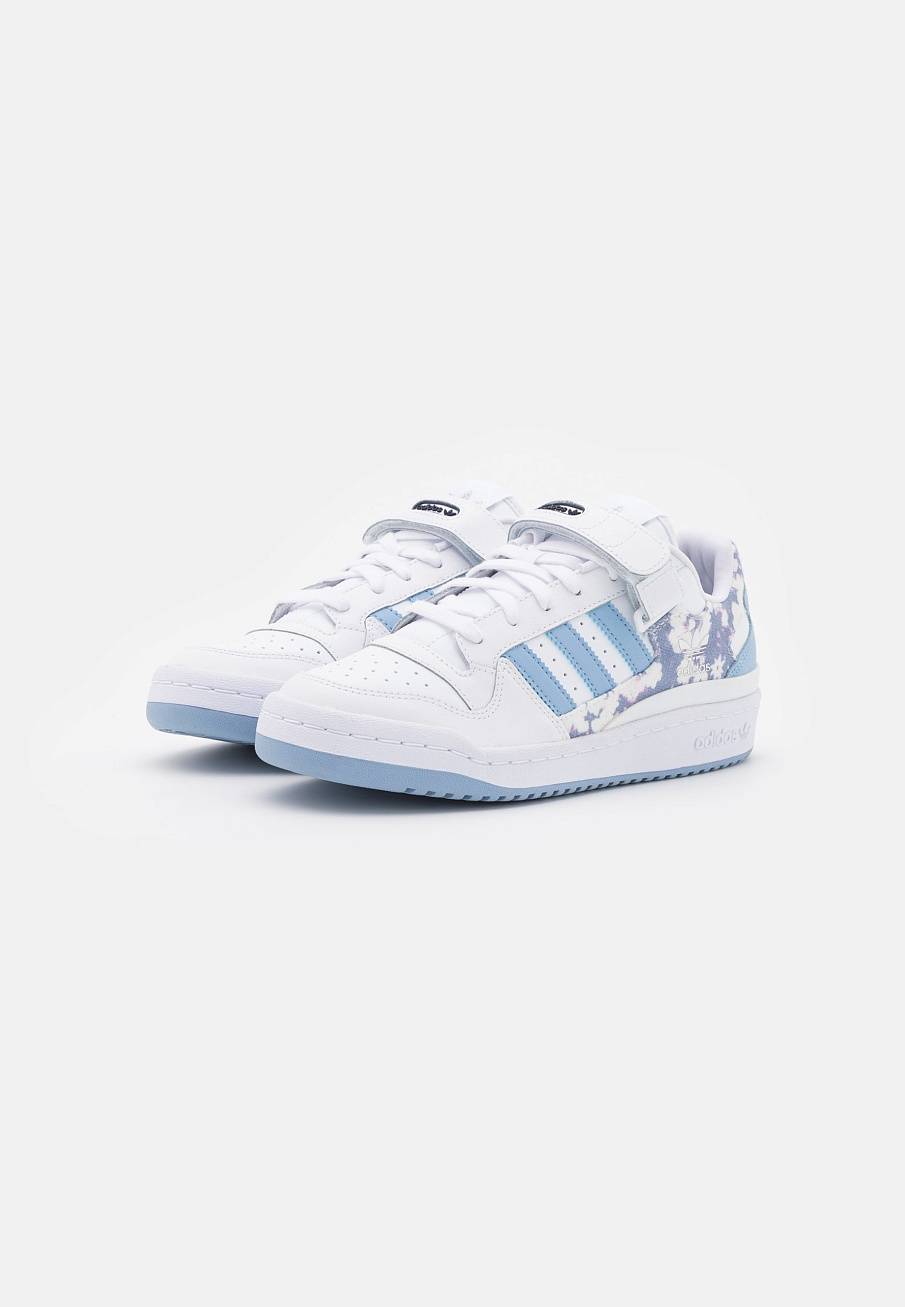 Фото № 3 с приближением к товару «‎Adidas Forum »