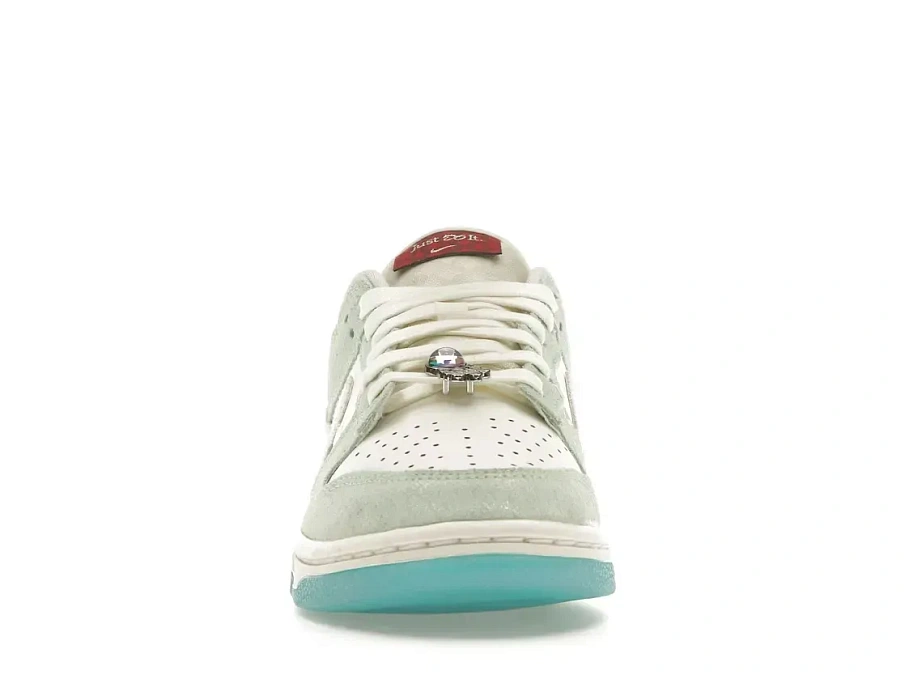 Фото № 2 с приближением к товару «‎Nike Dunk Low LX»