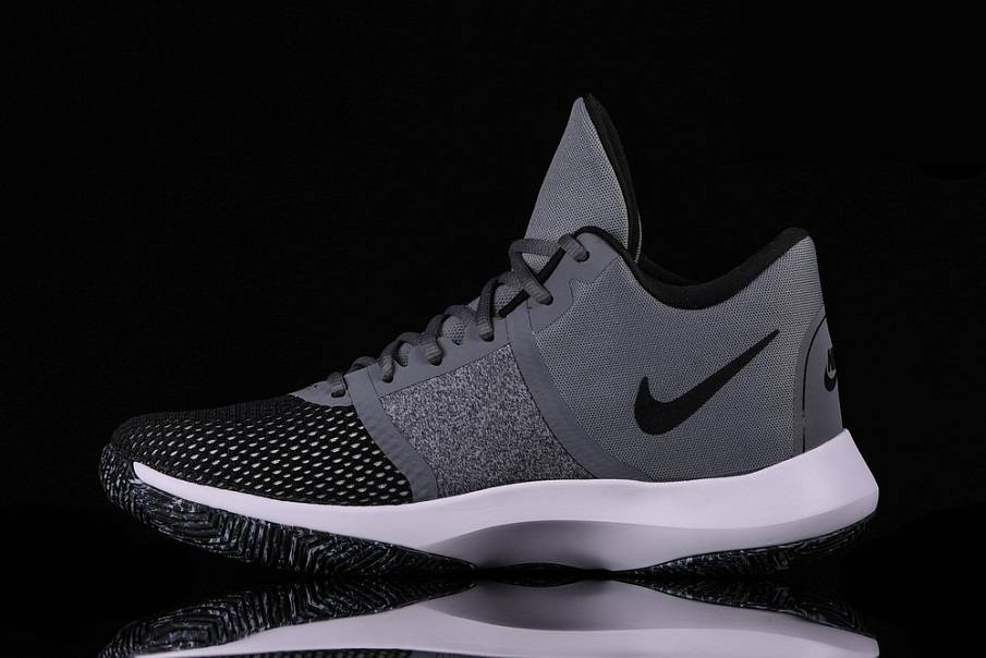 Фото № 1 с приближением к товару «‎Nike Air Precision II »