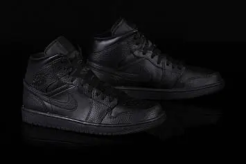 Nike Air Jordan 1 Retro Triple - 2