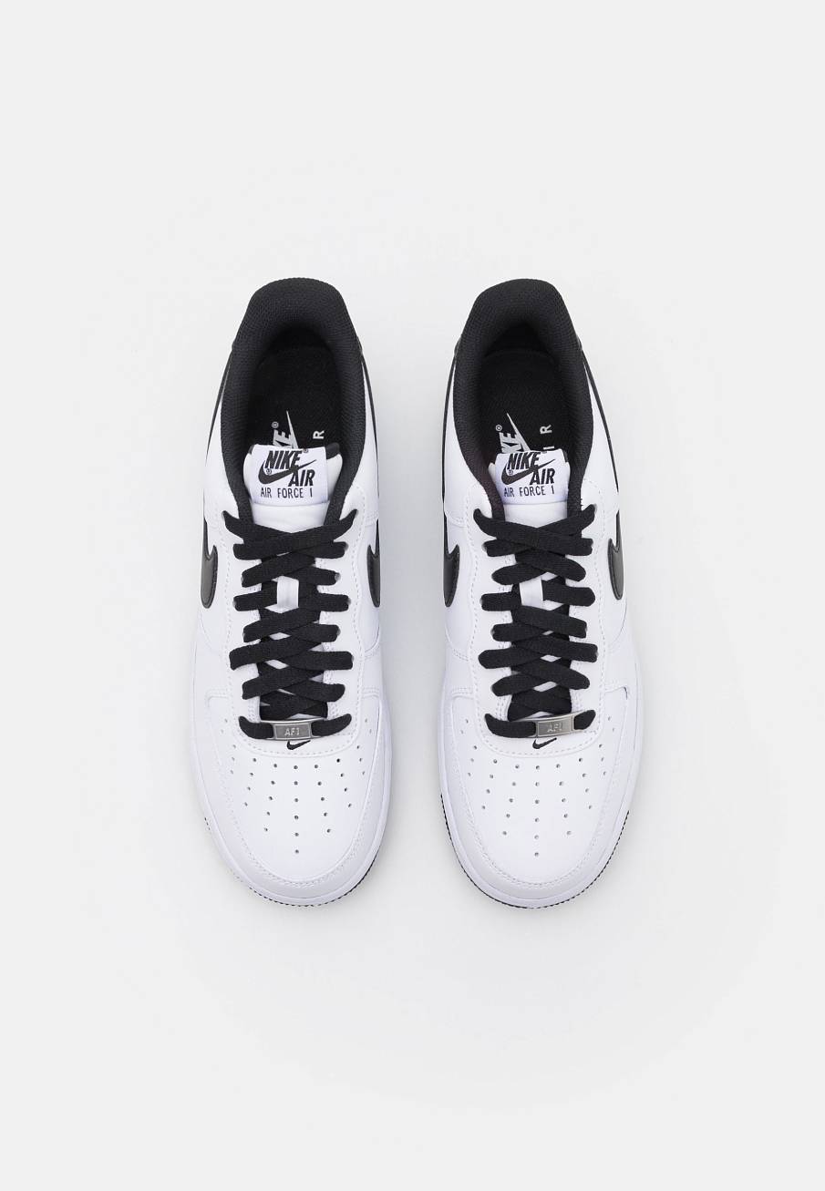 Фото № 4 с приближением к товару «‎Nike Air Force 1 ’07 »