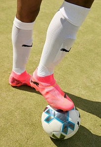 Фото № 3 с приближением к товару «‎FUTURE 7 MATCH LACELESS FG/AG»