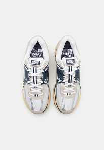 Фото № 4 с приближением к товару «‎ZOOM VOMERO 5 UNISEX»