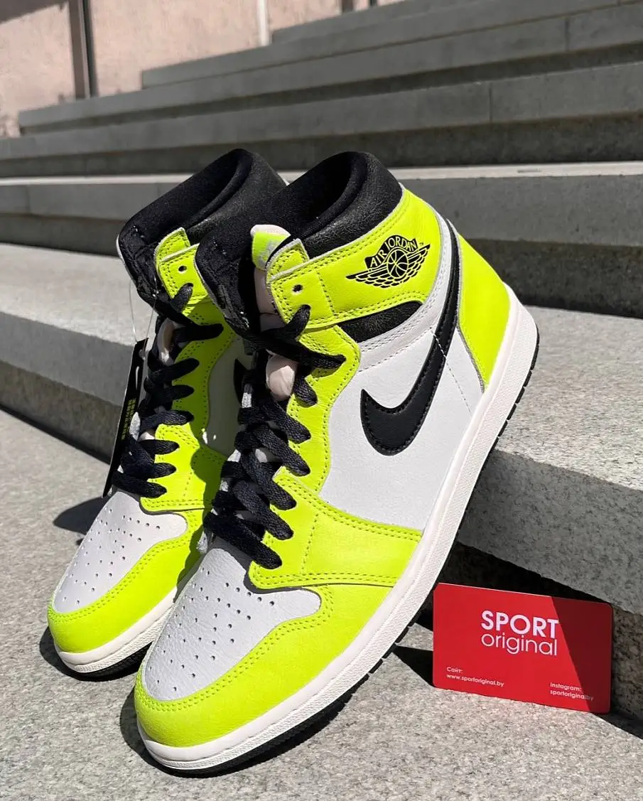 Фото № 1 с приближением к товару «‎Air Jordan 1 Retro High OG Visionaire (555088-702)»