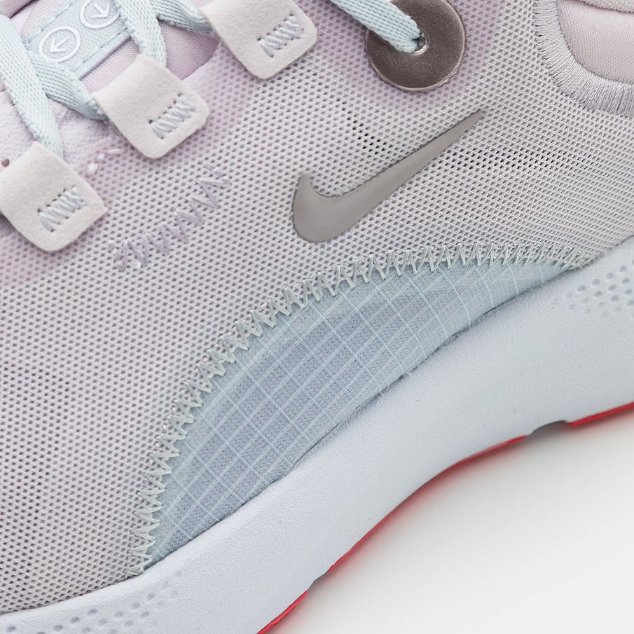 Фото № 3 с приближением к товару «‎Nike React Escape»